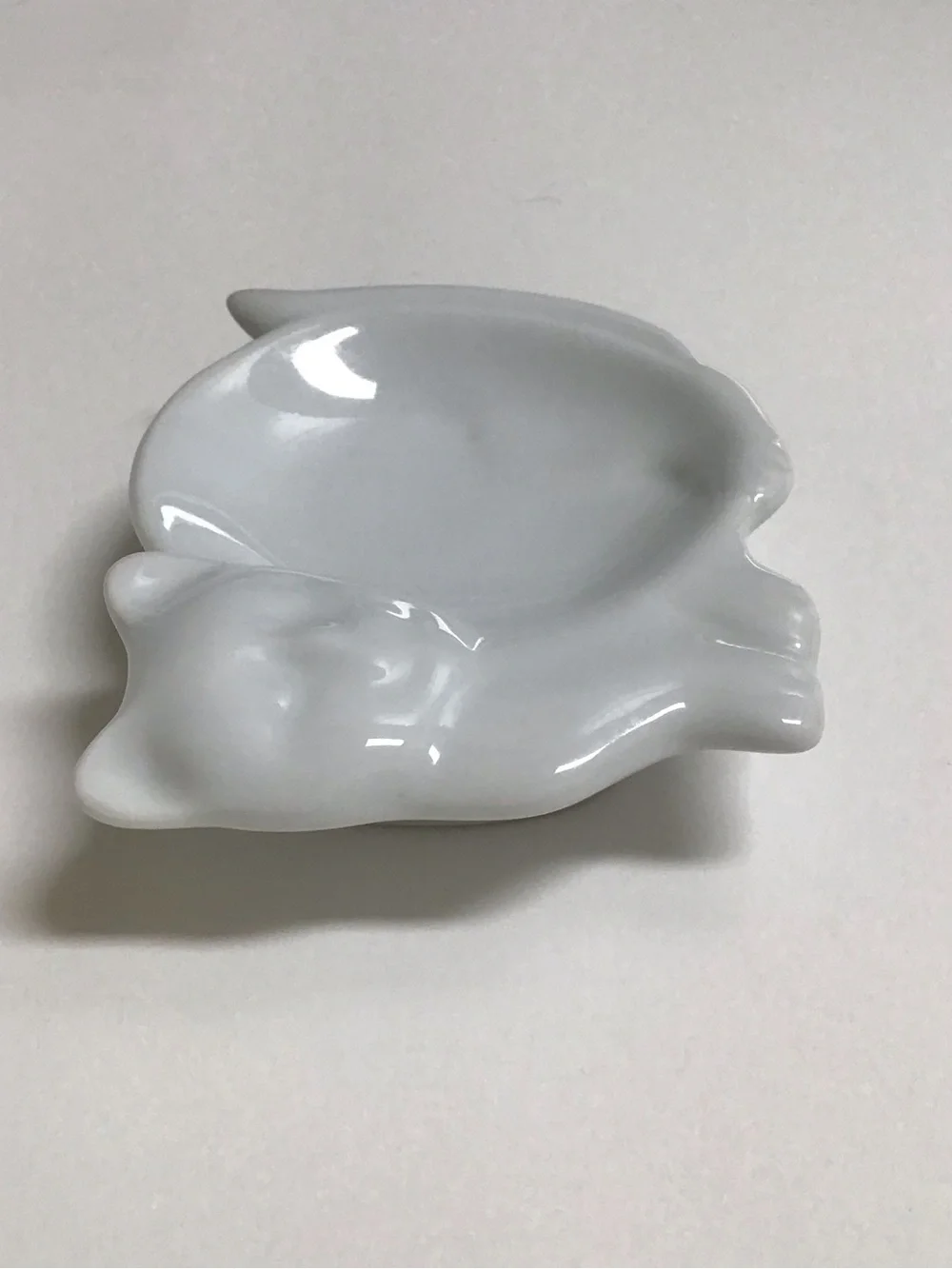 Knobler Porcelain White Cat Tea Bag Holder Trinket Dish Gum 3x4” Japan Vintage